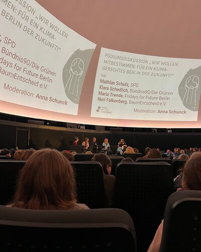  Einige Schülerinnen und Schüler unserer Sabine-Ball-Grundschule waren bei der Klimazukunftskonferenz im Planetarium...