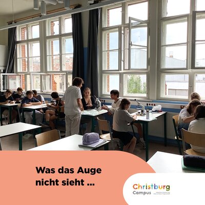 … wurde im NaWi-Unterricht in unserer Elisabeth-Abegg-Grundschule sichtbar! 

Mit Mikroskopen untersuchten die...